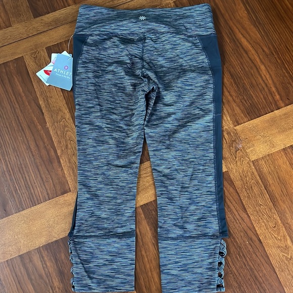 NWT ATHLETA MIND OVER MAT CAPRI LEGGINGS - SIZE SM - Picture 4 of 8